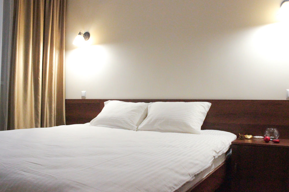 Brown Hotel Αστάνα Εξωτερικό φωτογραφία