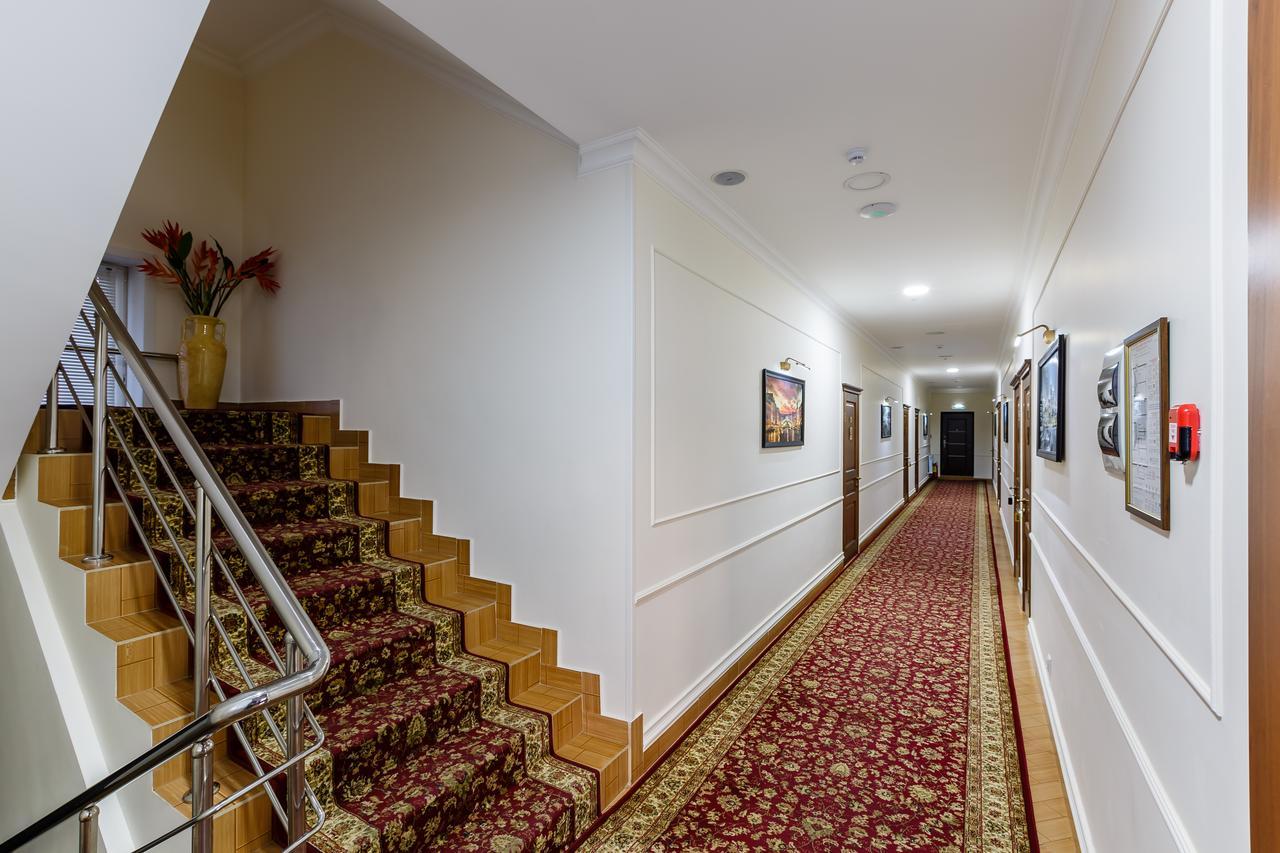 Brown Hotel Αστάνα Εξωτερικό φωτογραφία